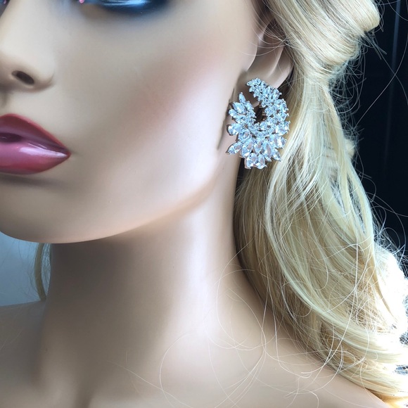 Bridal hoop diamond crystal earrings - Picture 5 of 8